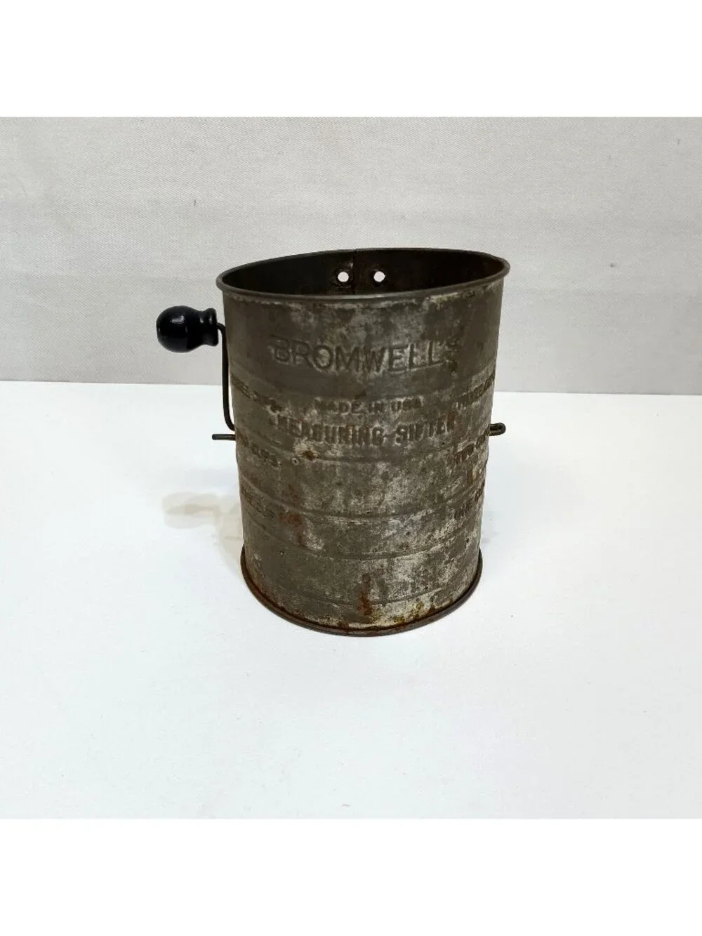 Bromwell's Vintage 3-Cup Metal Measuring Flour Sifter w/ Handle USA Grannycore